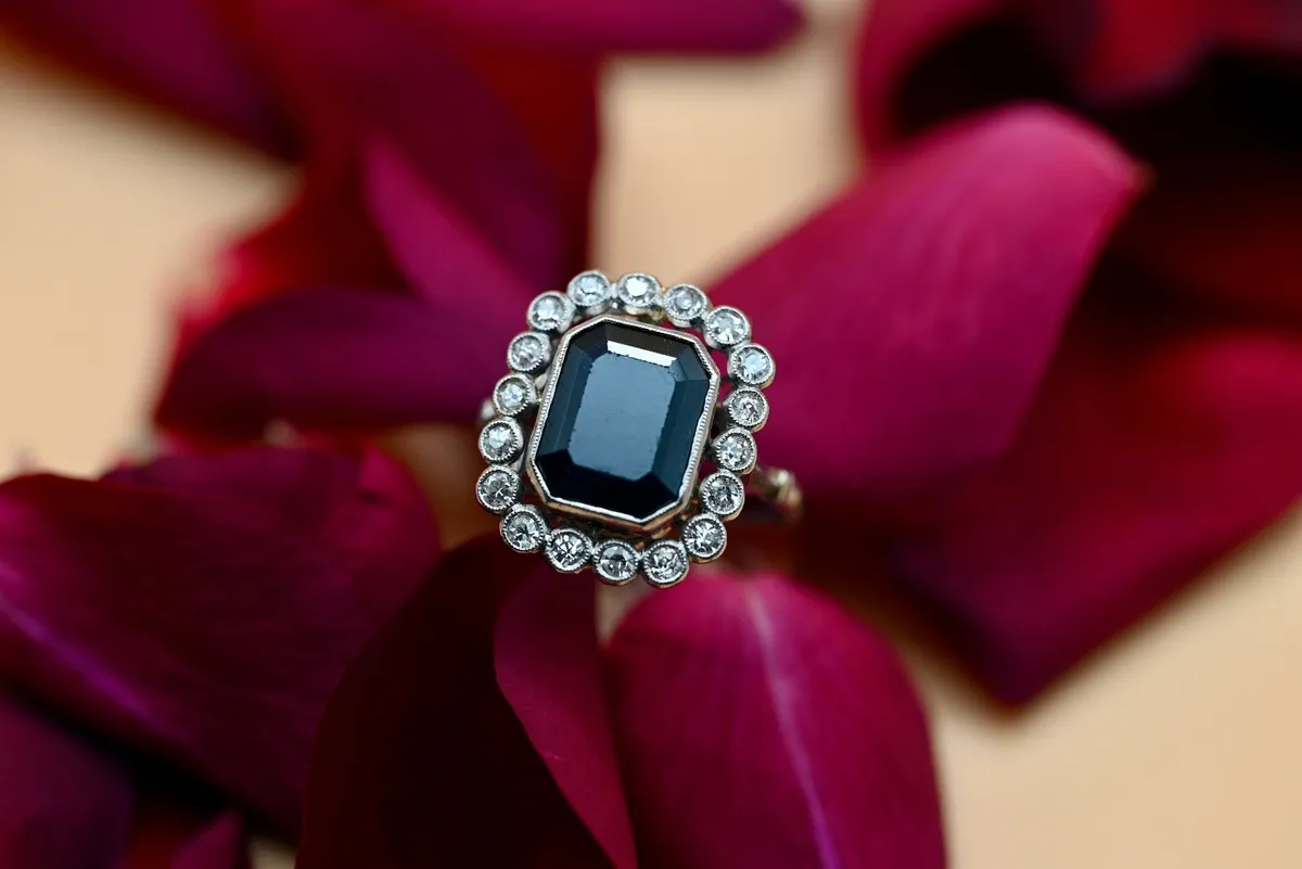 Art Deco Sapphire & Diamond Ring - Platinum - Image 4