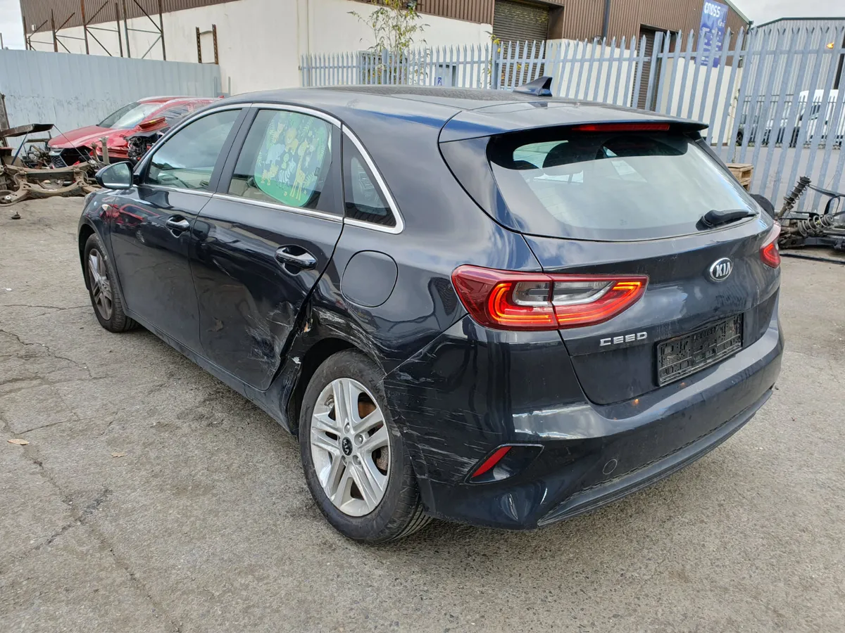 19 KIA CEED  1.6 CRDI (no engine) FOR BREAKING - Image 3