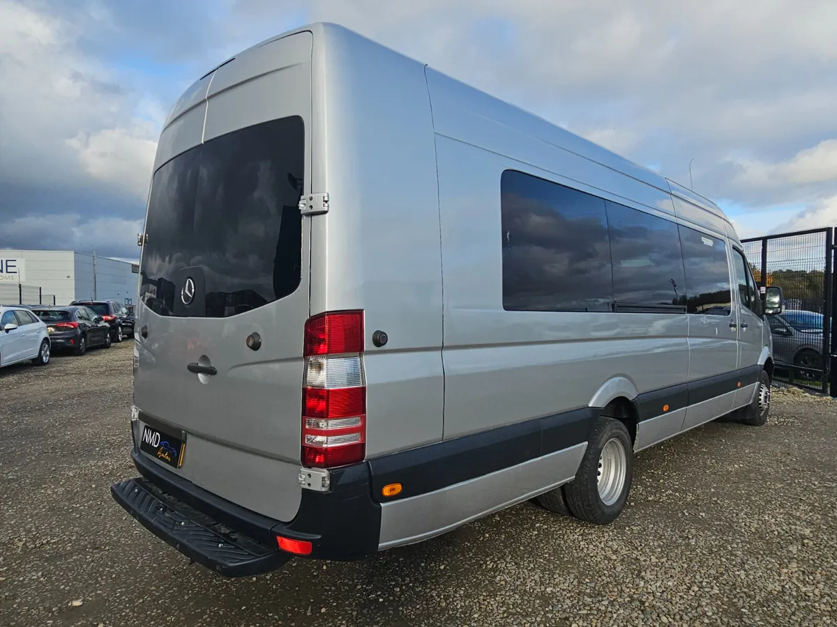 Mercedes Sprinter 17 Seater Minibus - Image 3