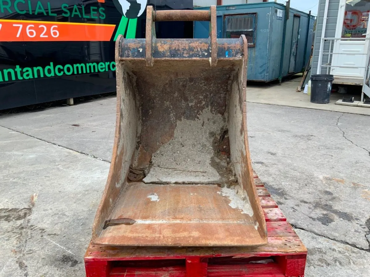 30" BMC DIGGING BUCKET.....60mm PINS.......187w. - Image 3