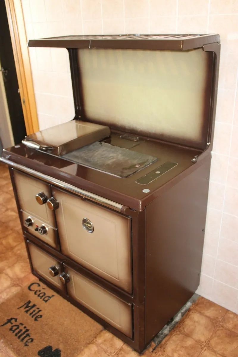 Stanley Oil Stove for sale in Co. Galway for €850 on DoneDeal