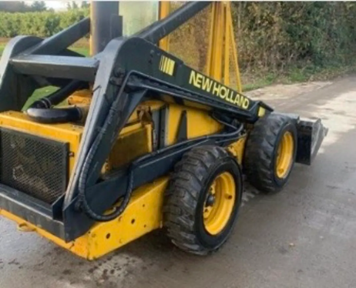 New Holland L775 Skidsteer - Image 1