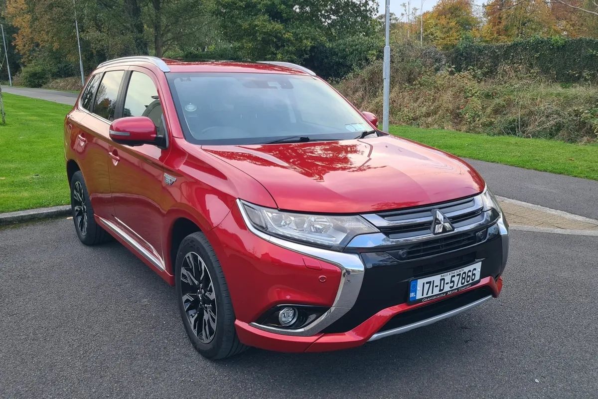 Mitsubishi Outlander 2017 2.0 PHEV  GX4hs Top Spec - Image 1