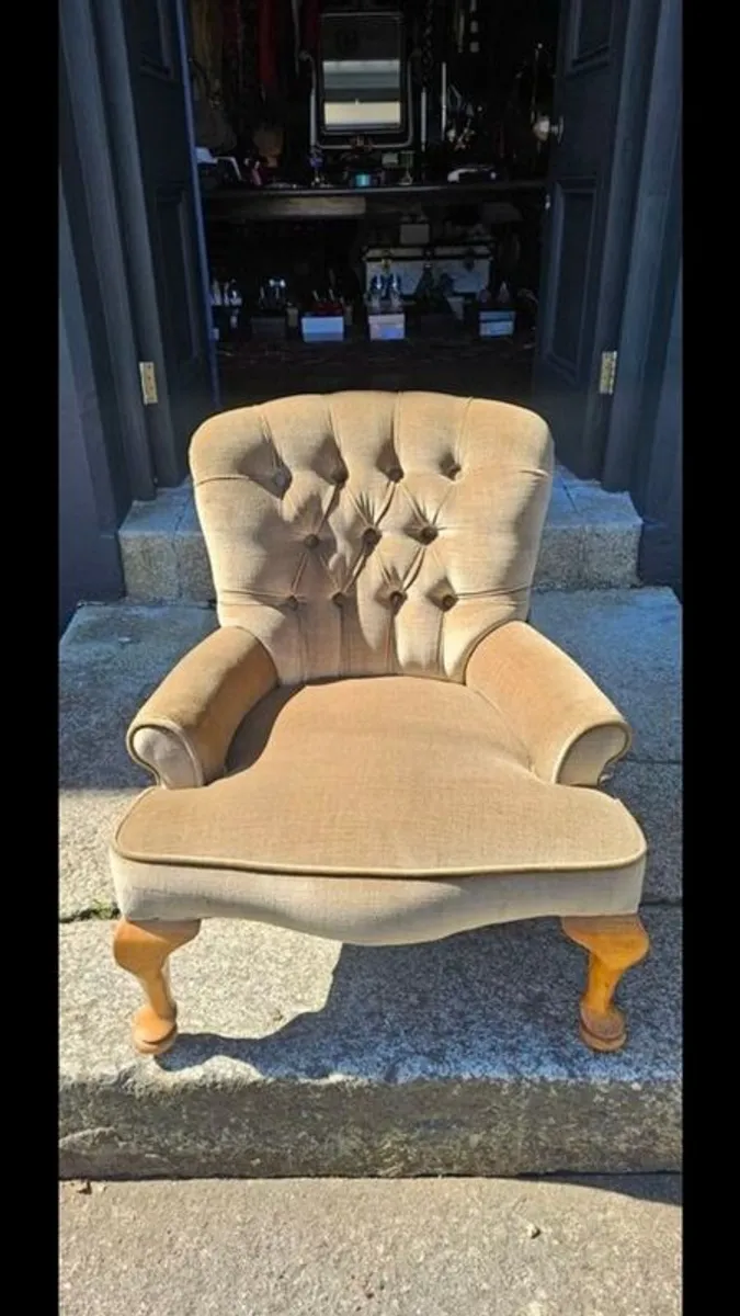 Nursing chairs for sale on sale