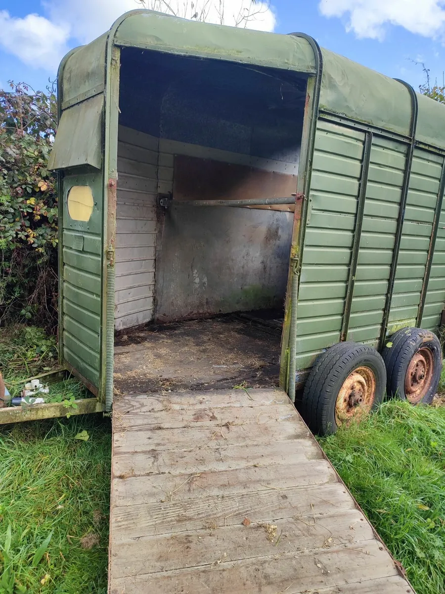 Old Horse box for sale in Co. Wicklow for €450 on DoneDeal