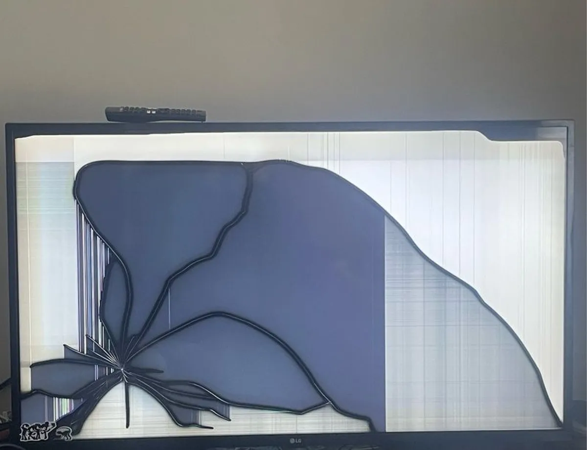 43" Broken Lg Smart Tv Lg 43" 4k Ultra Hd Hdr Led Tv for sale in Co