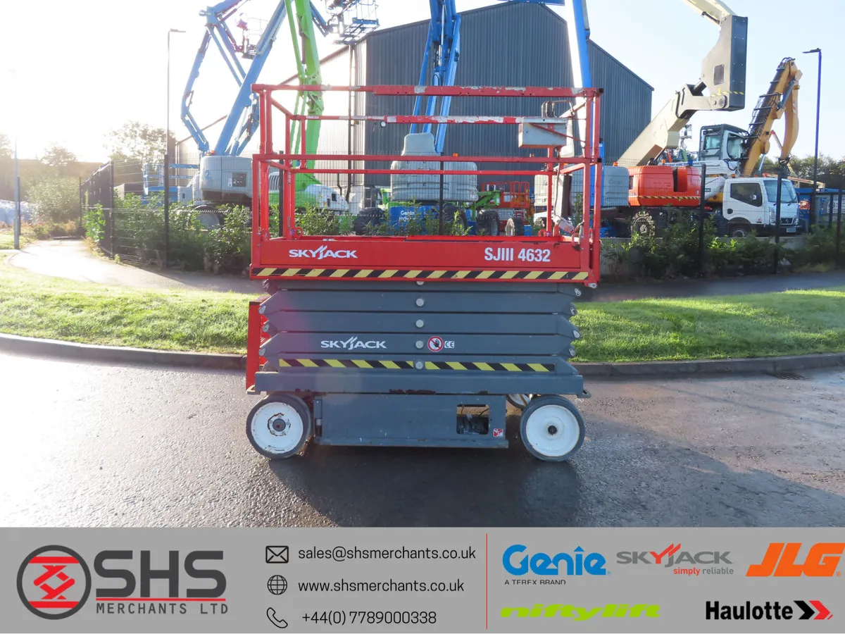 Skyjack SJIII 4632 Scissor Like Genie Lift - Image 1