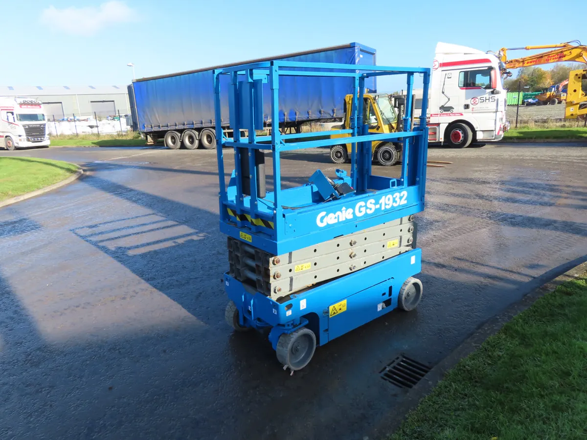 Genie GS 1932 Scissor Lift - Image 4