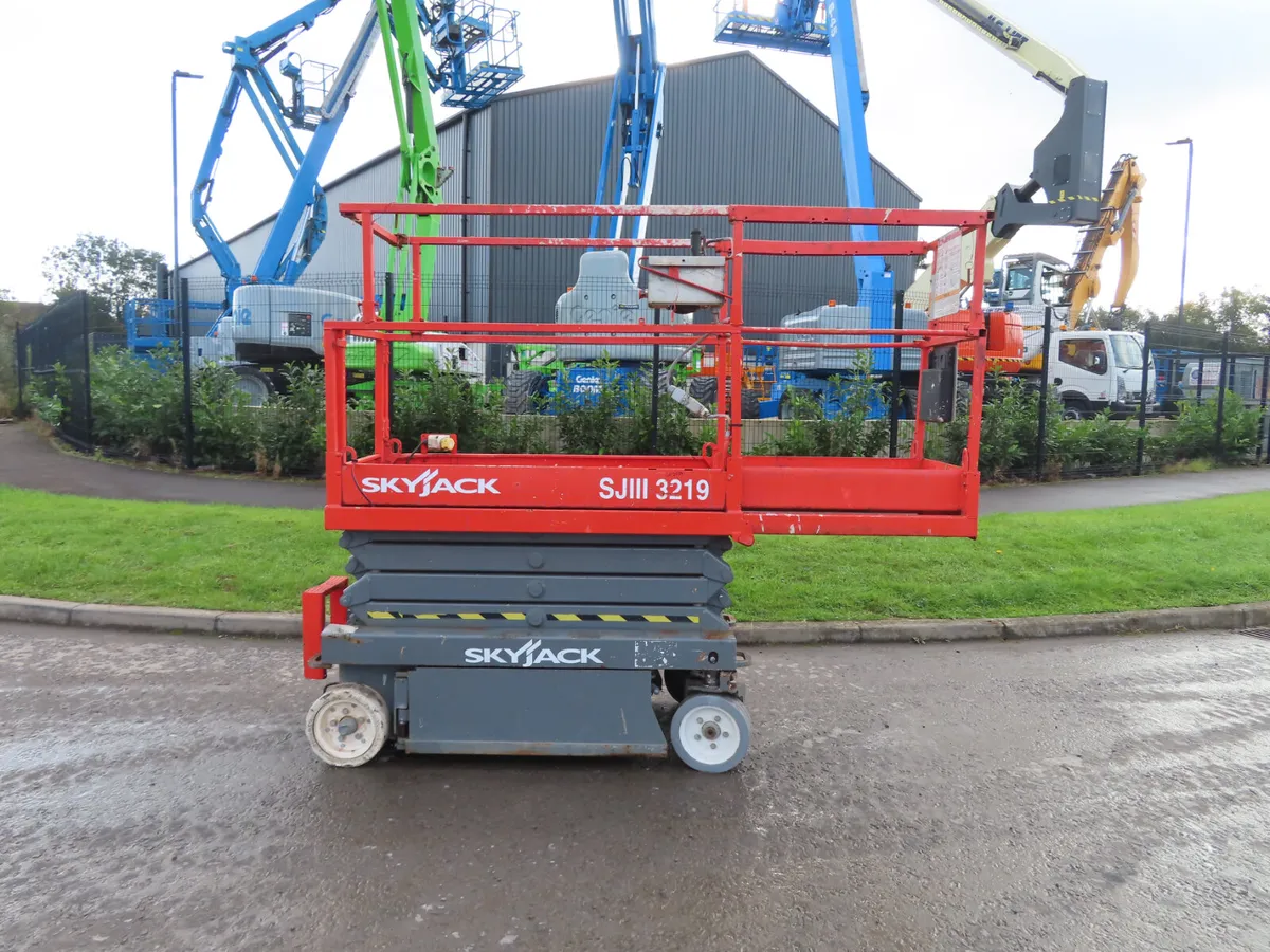 Skyjack SJIII 3219 Scissor Lift - Image 4