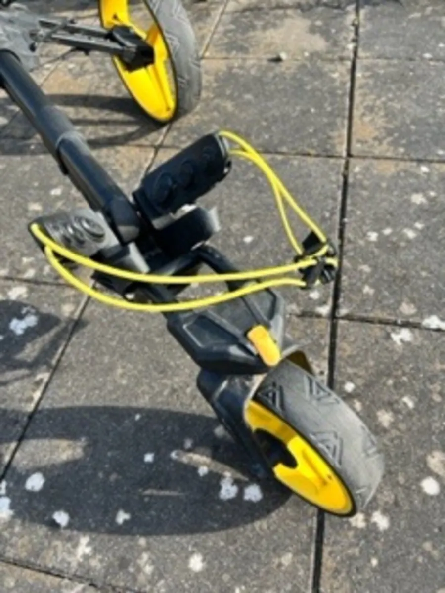 Big Max Golf Trolley for sale in Co. Dublin for €80 on DoneDeal