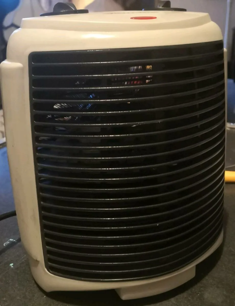 Unused fan heater for sale in Co. Galway for €15 on DoneDeal