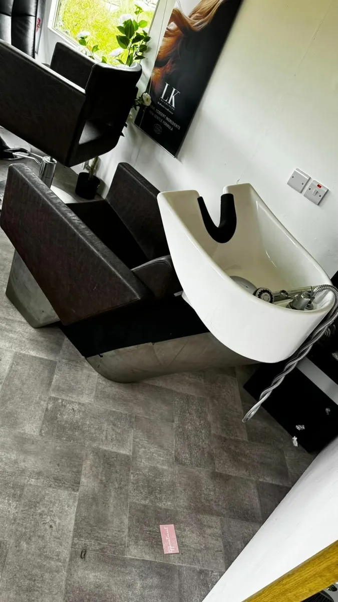 Hairdressers for sale in Co. Galway for €200 on DoneDeal