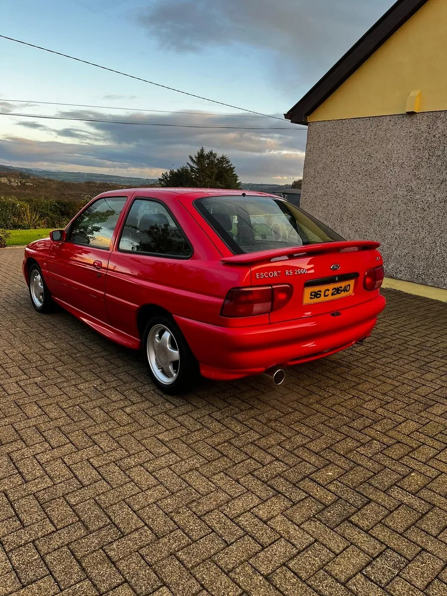 Ford Escort - Image 4