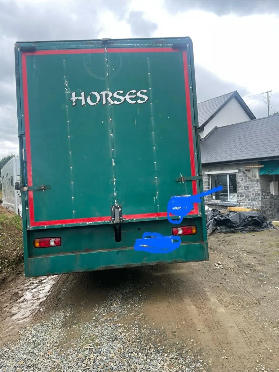 Horse Lorry - Image 1