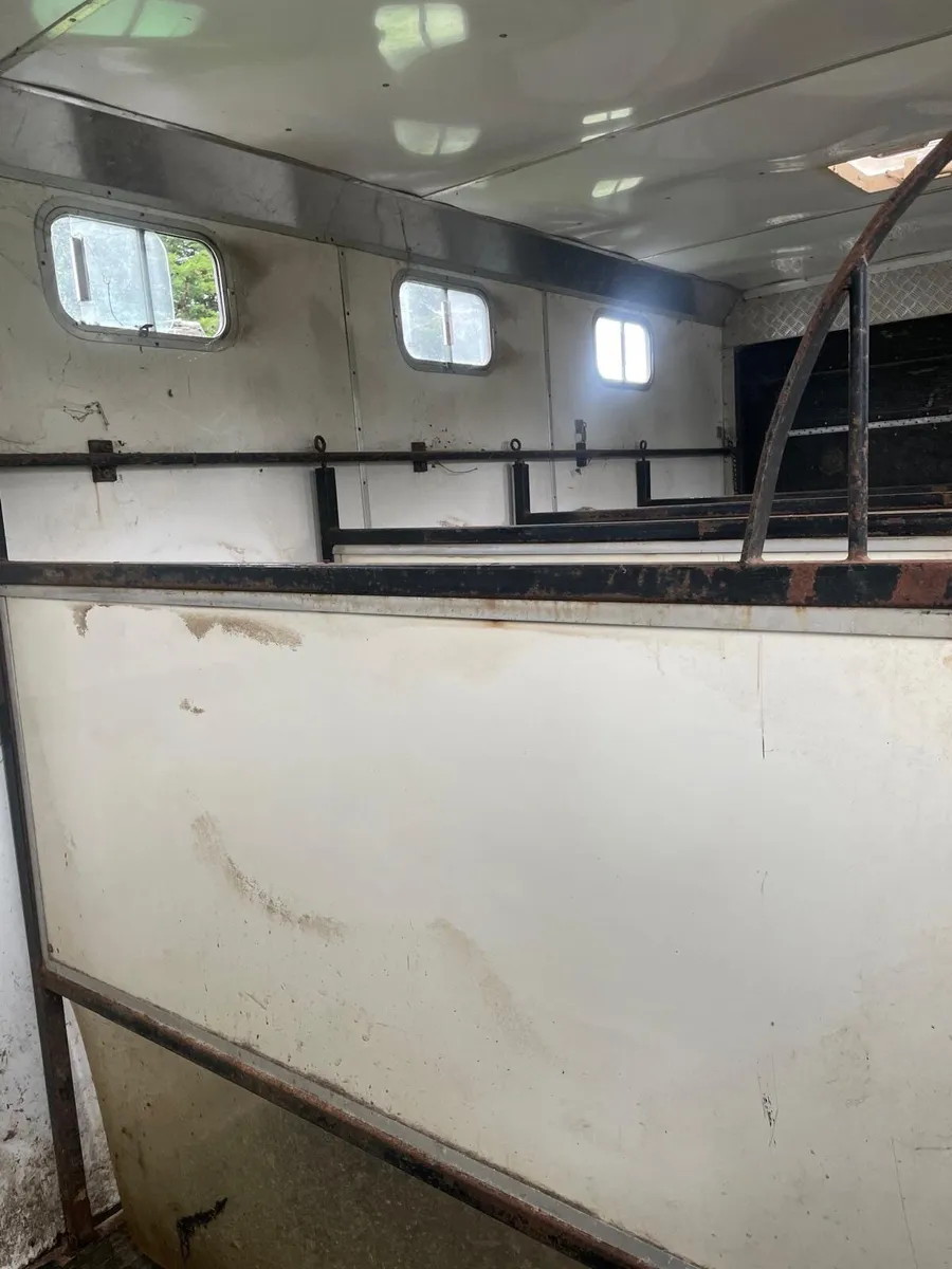 Horse Lorry - Image 3