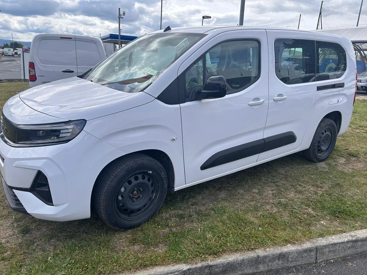 Opel Combo/2025/Auto/1,5 Diesel/Wheelchair Access! - Image 2