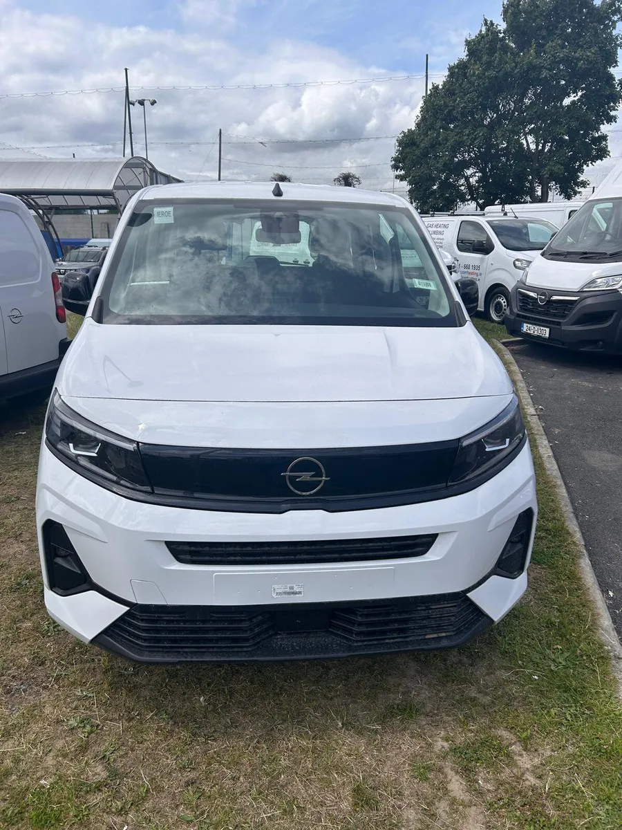 Opel Combo/2025/Auto/1,5 Diesel/Wheelchair Access! - Image 3