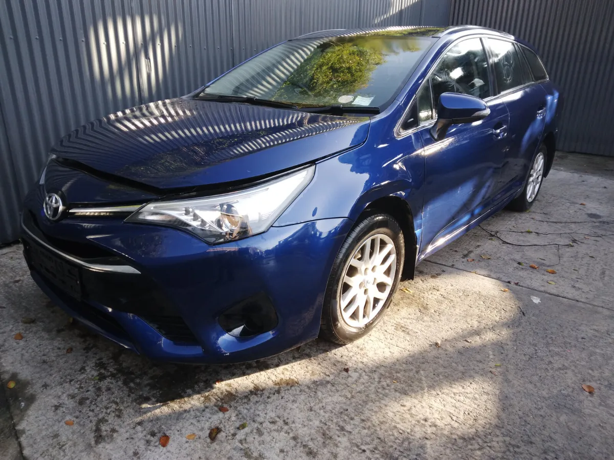 2015 Toyota Avnesis Estate Breaking/Dismantling - Image 1