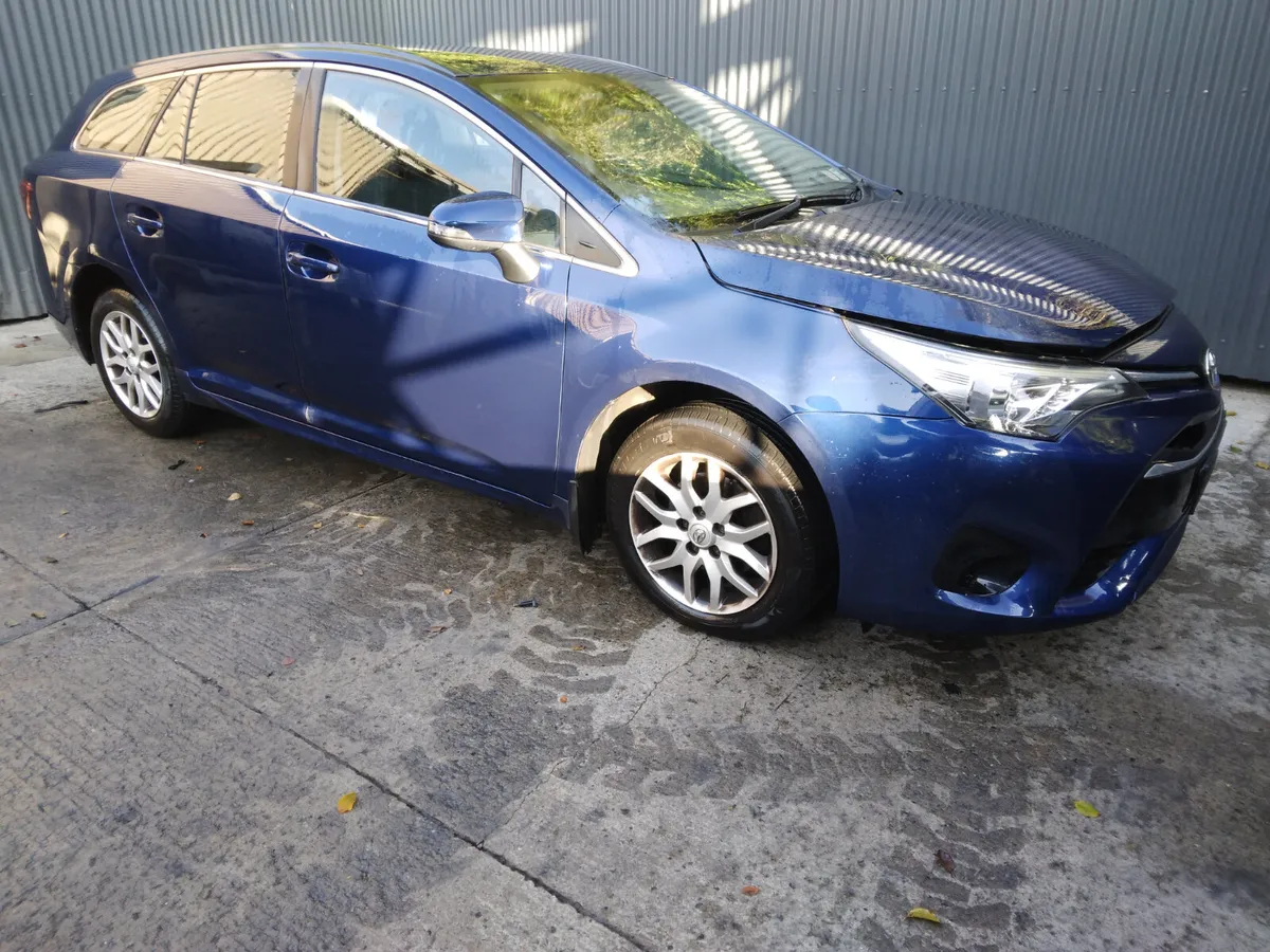 2015 Toyota Avnesis Estate Breaking/Dismantling - Image 2