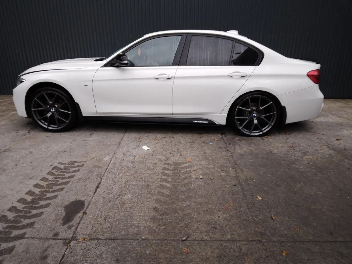 2018 BMW 320 F30 Breaking/Dismantling - Image 2