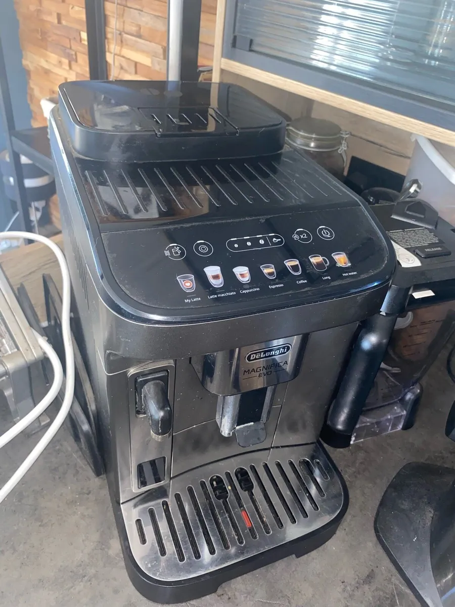 Delonghi Magnificia Evo Bean to Cup Coffee Machine for sale in Co