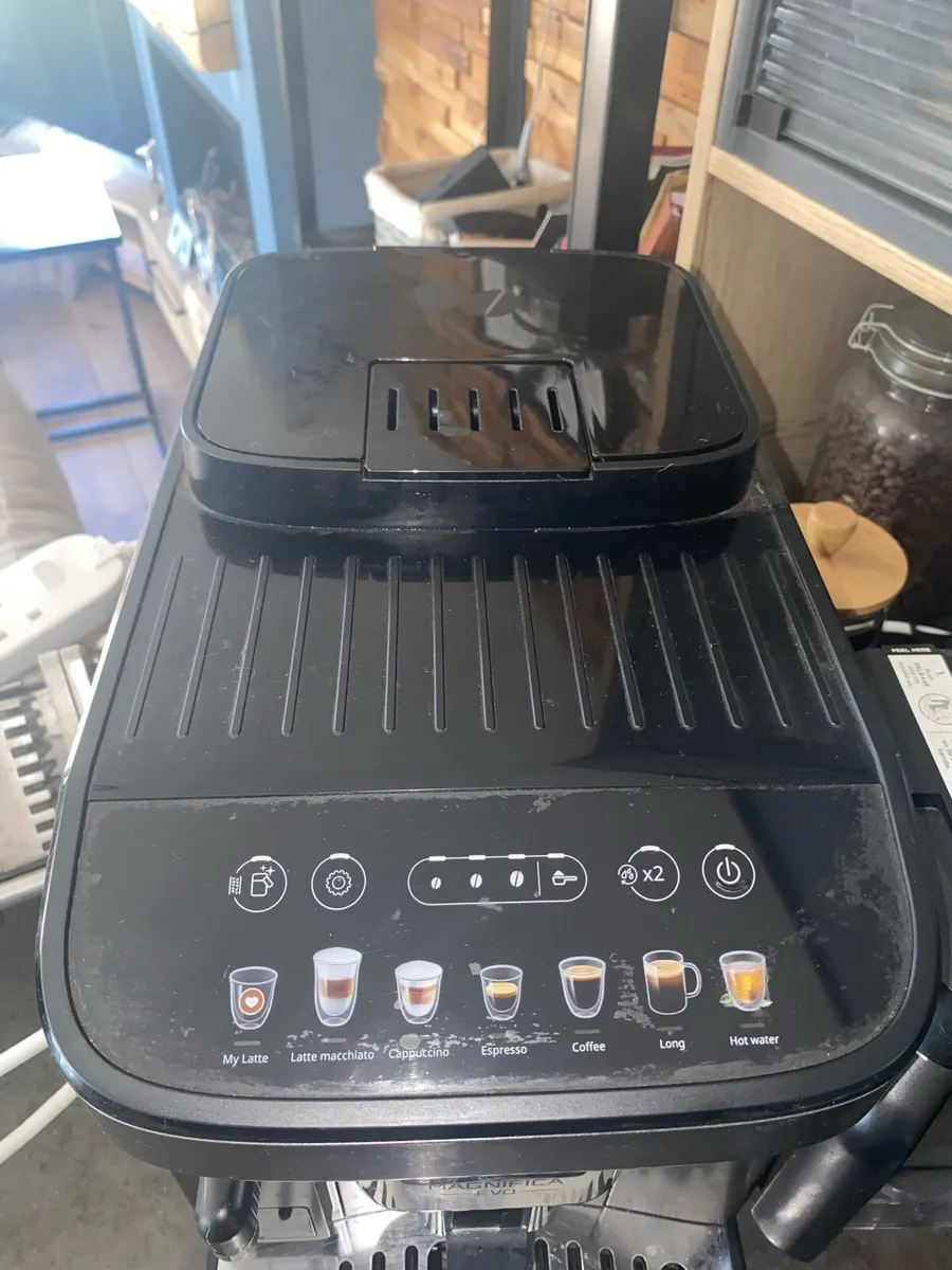 Delonghi Magnificia Evo Bean to Cup Coffee Machine for sale in Co