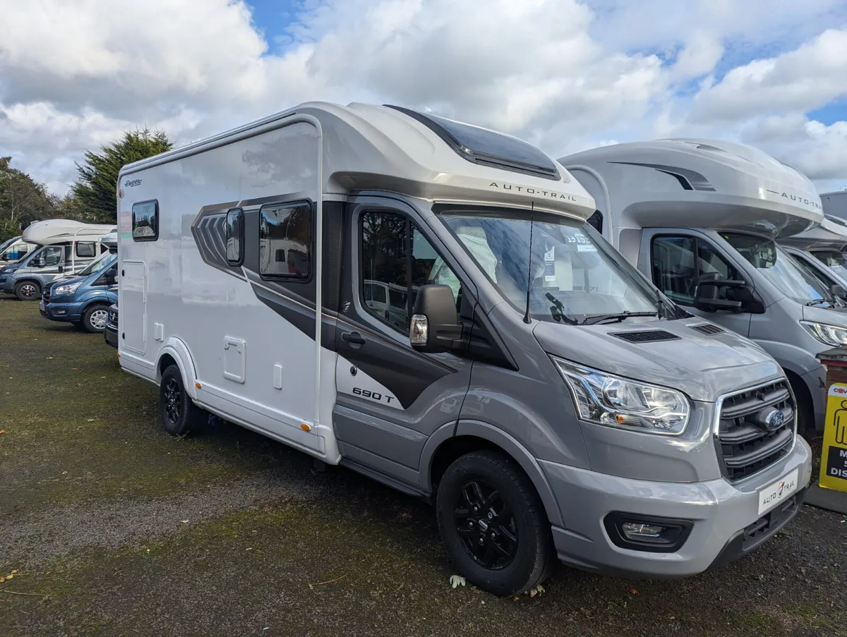 Compact Motorhome with Twin Single Beds - Image 1