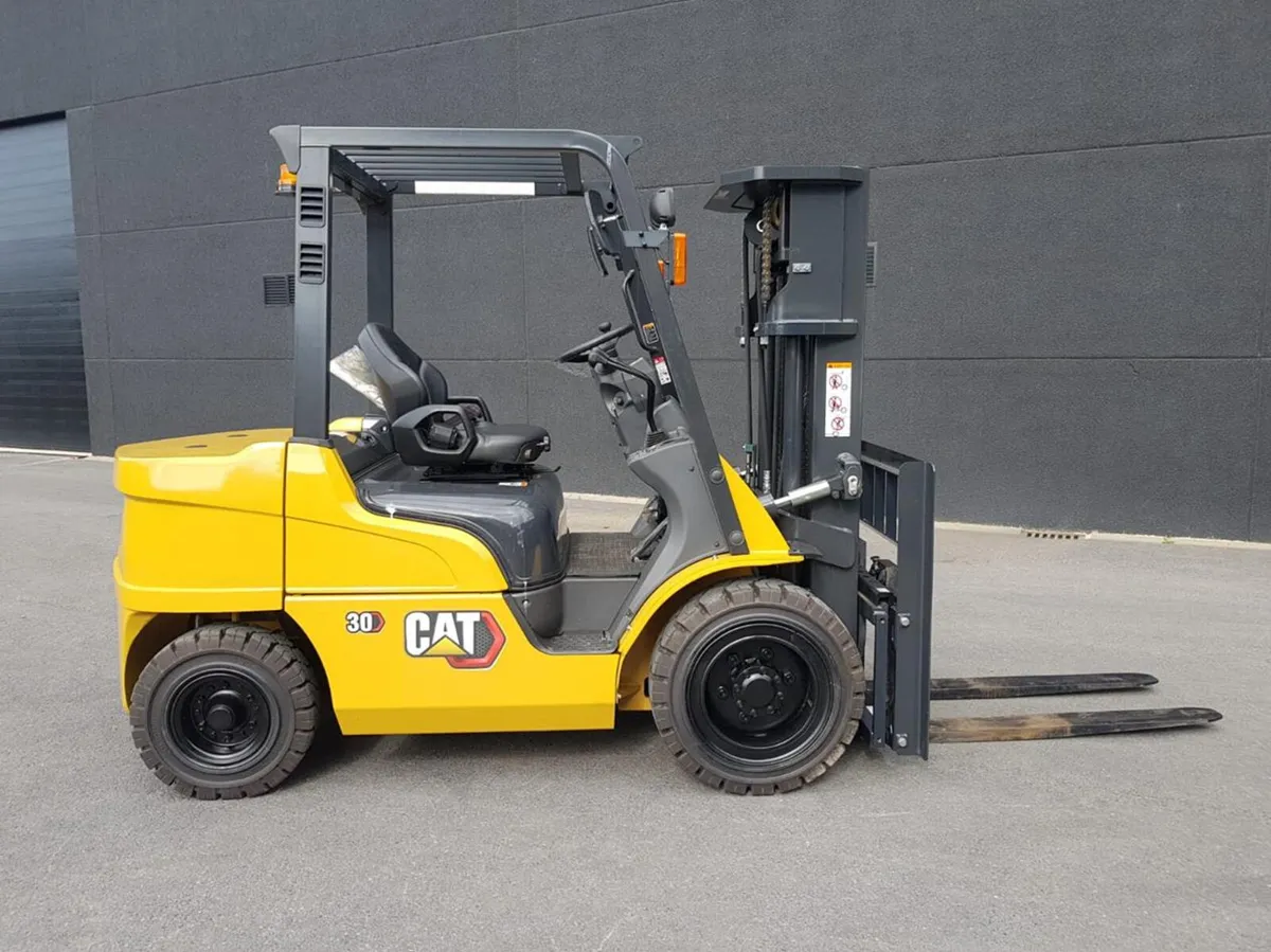 NEW 3 TON CAT FORKLIFTS - Image 2