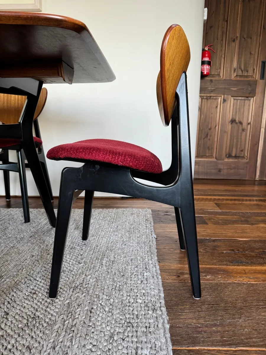 G Plan Librenza Dining Table and Butterfly Chairs - Image 4