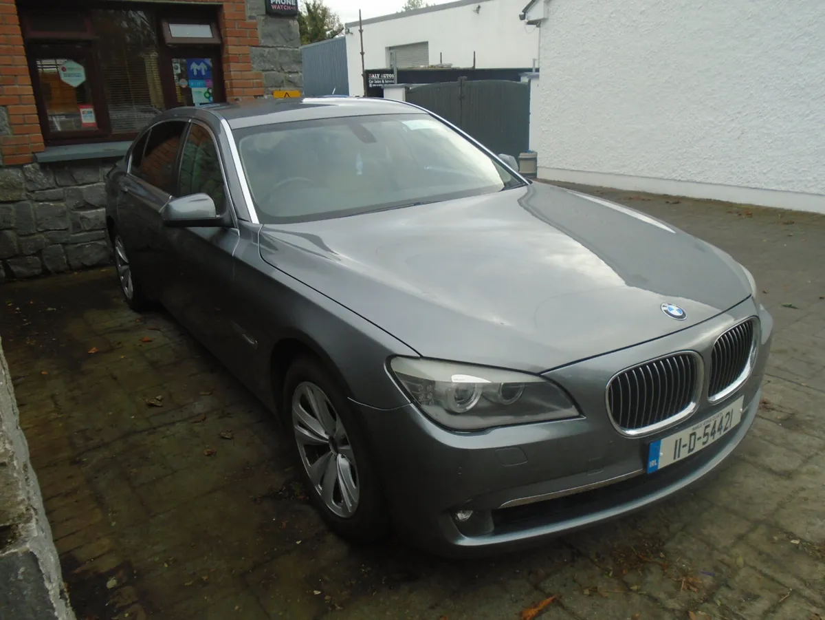 BMW 7-Series 2011 - Image 3