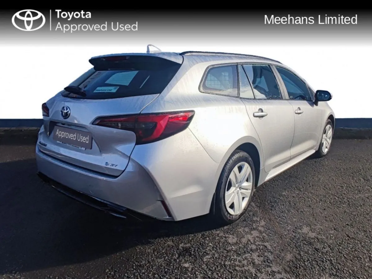 Toyota Corolla 1.8 Hybrid Professional Van - Image 2
