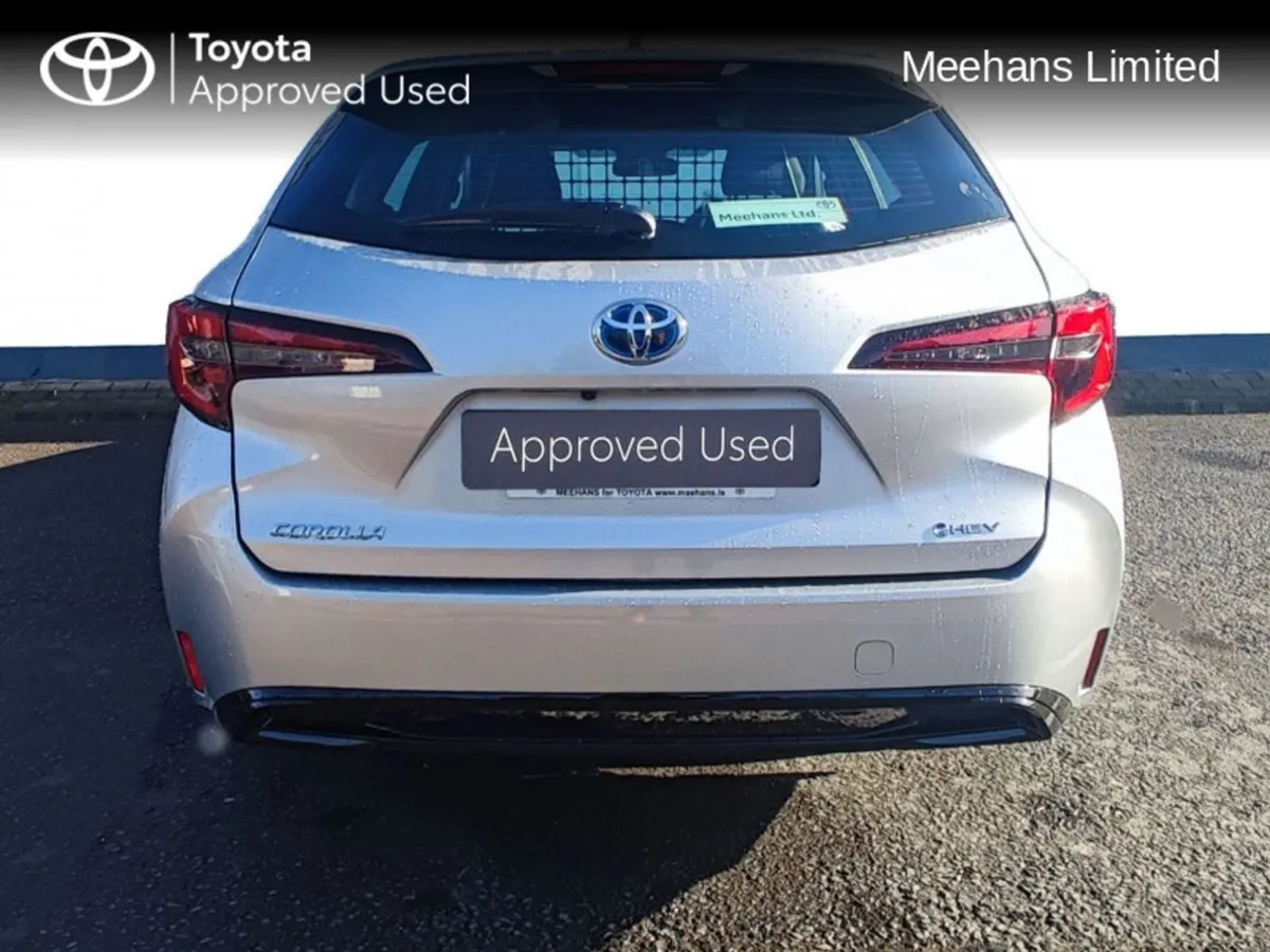 Toyota Corolla 1.8 Hybrid Professional Van - Image 4