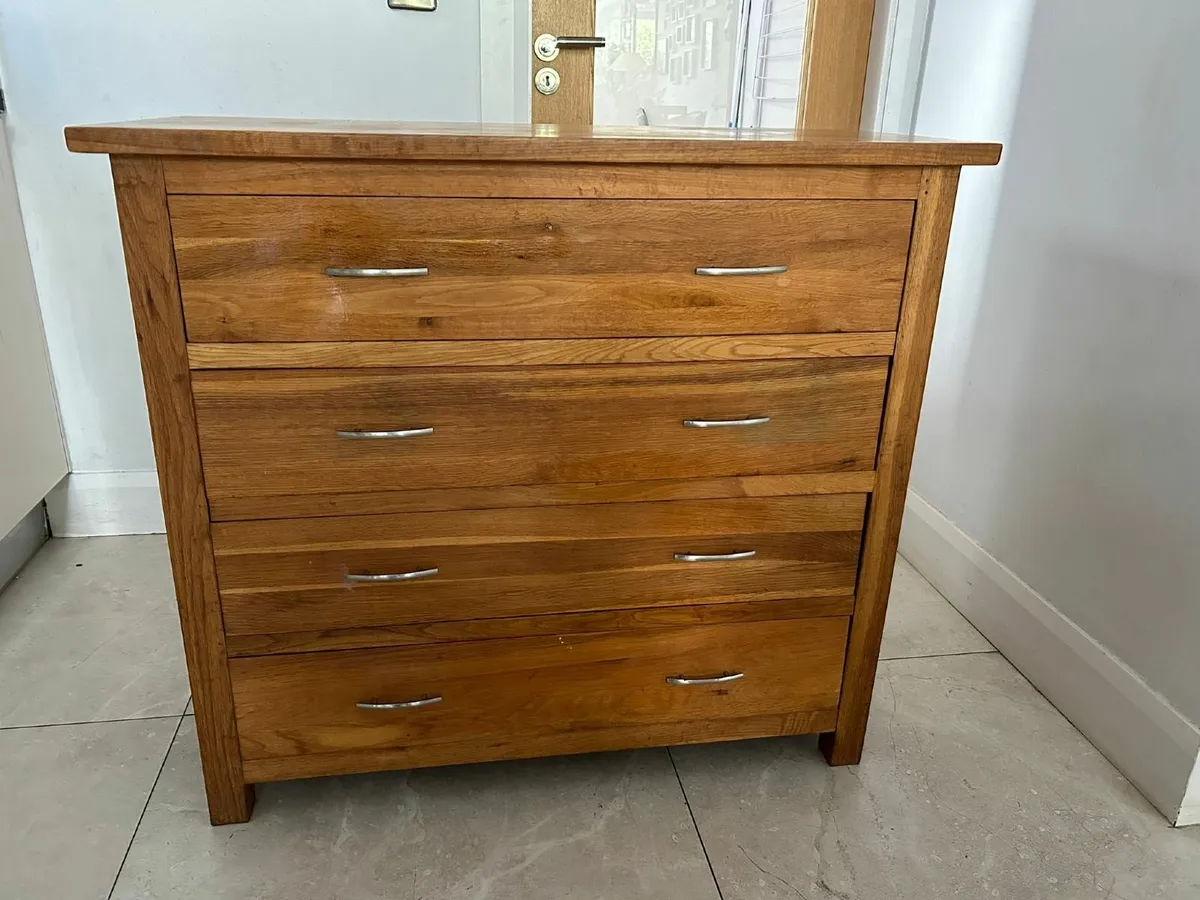 Solid Oak Wardrobe and matching Chest of Drawers - Image 3