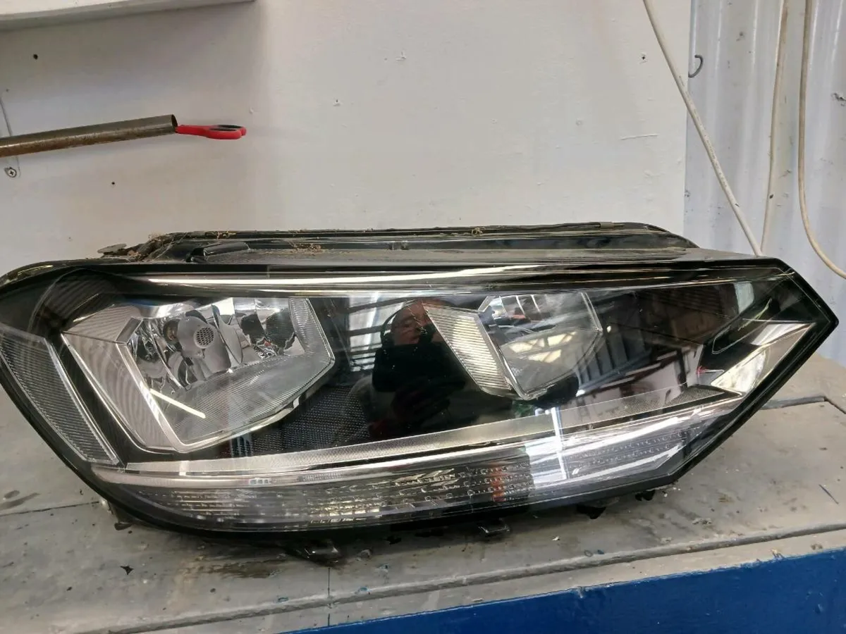 Vw touran drivers headlamp and id4 rear bumper - Image 1