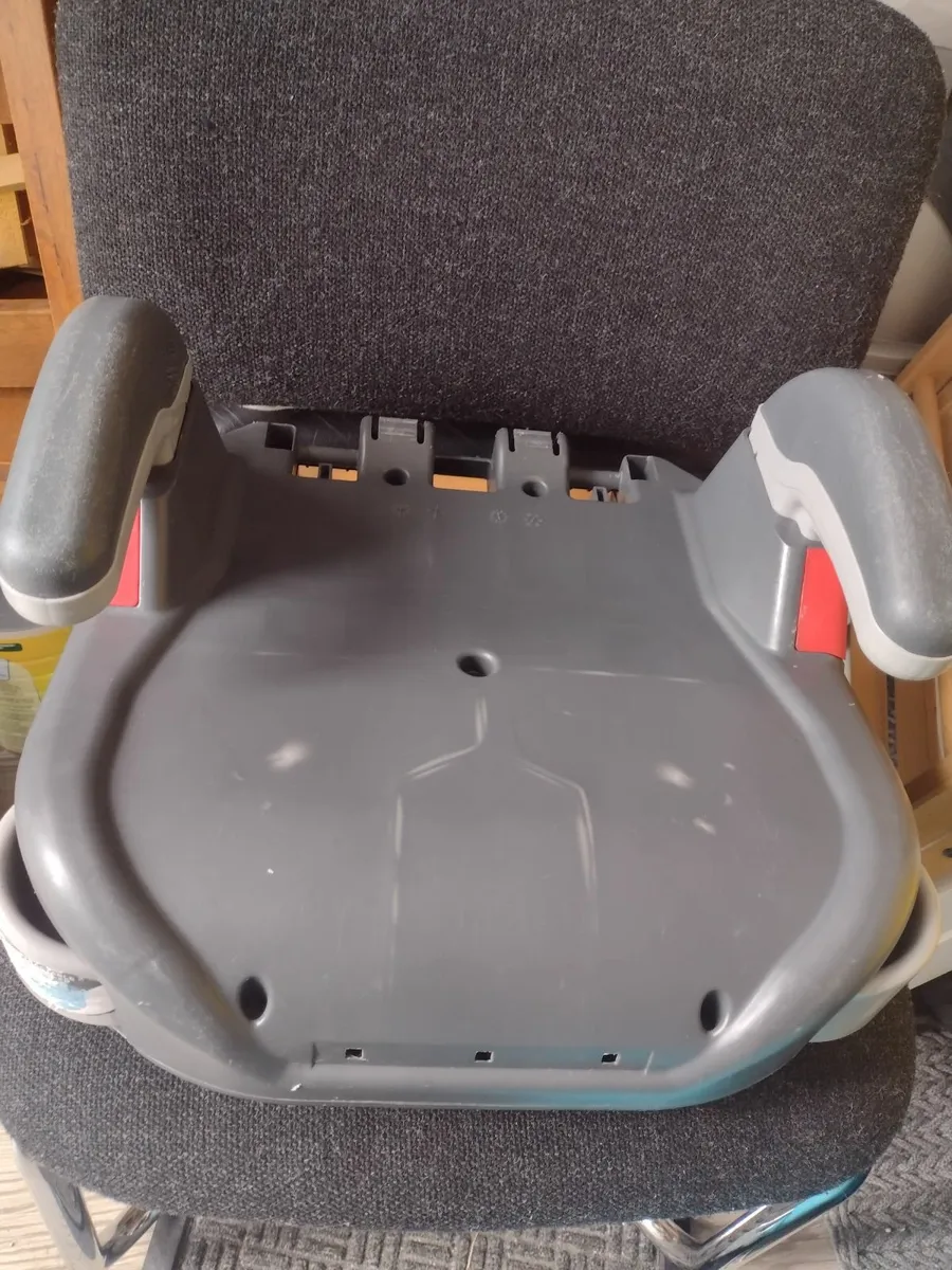 Britax booster seat with cup holders for sale in Co. Galway for 10 on DoneDeal