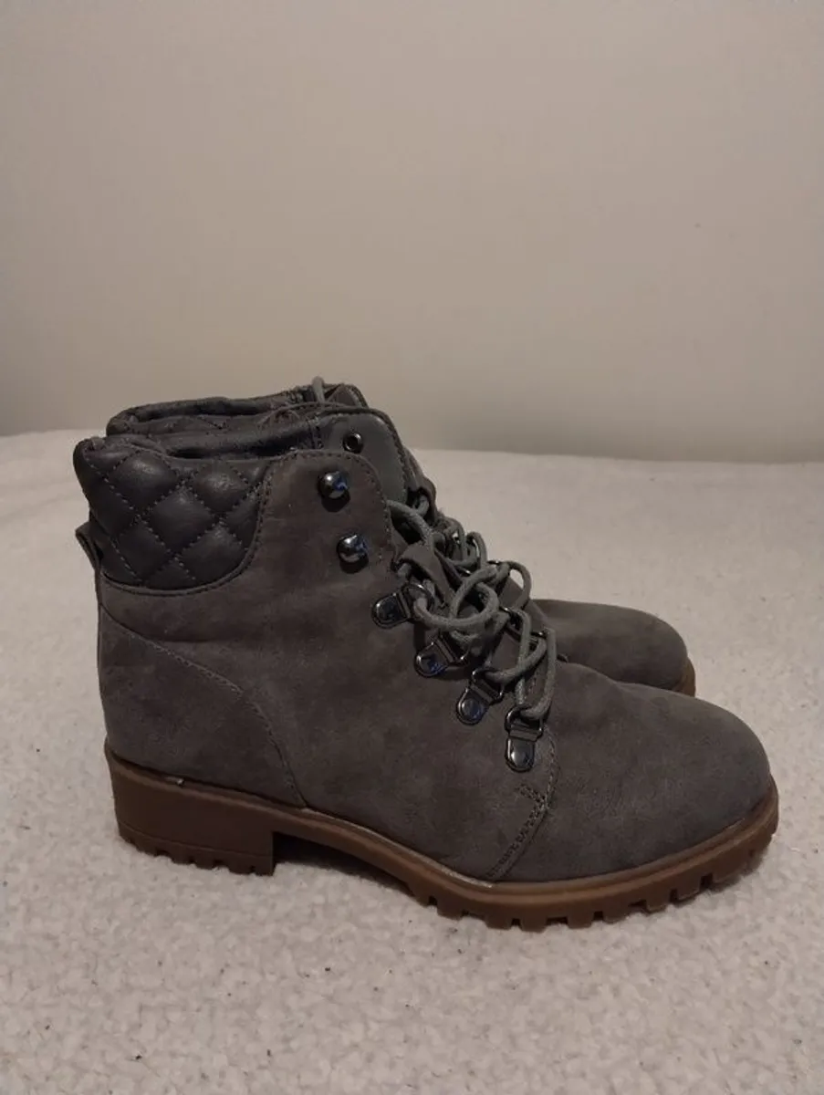 New look 915 boots 2025