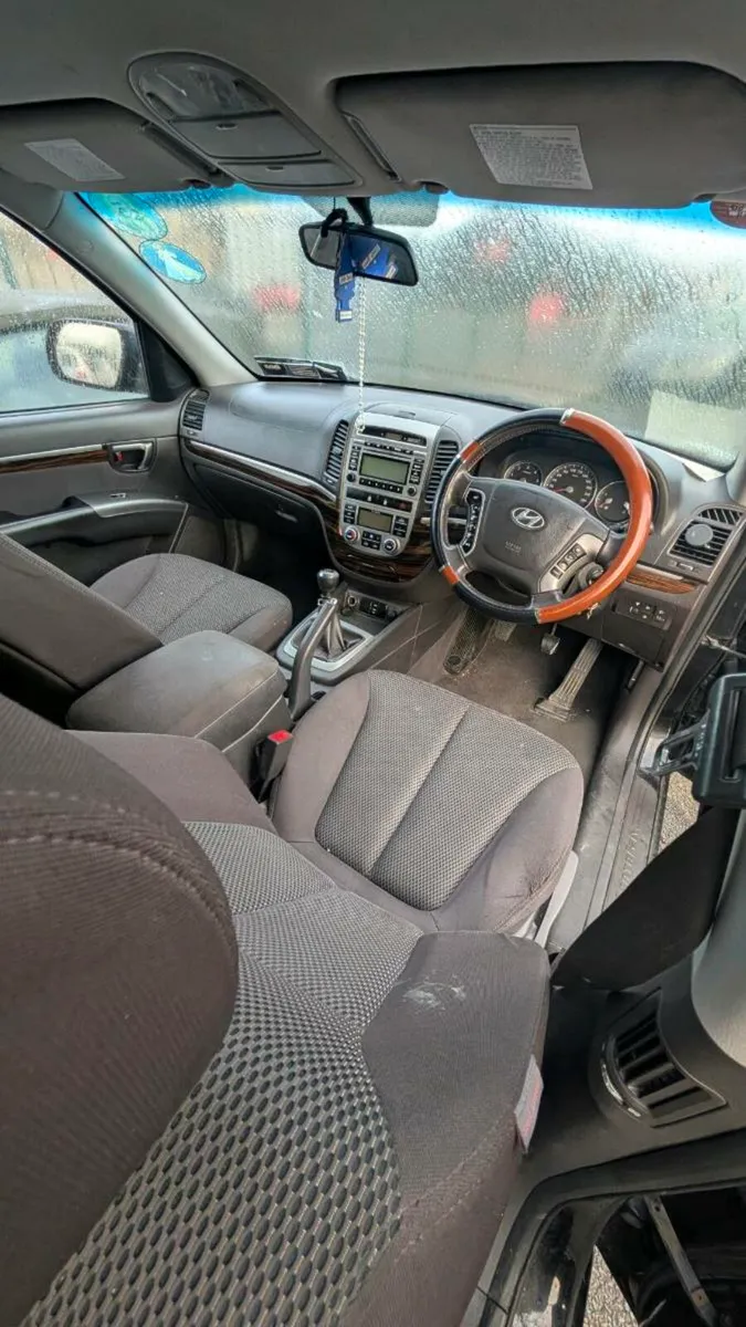 Hyundai Santa Fe 2.0d - Image 2