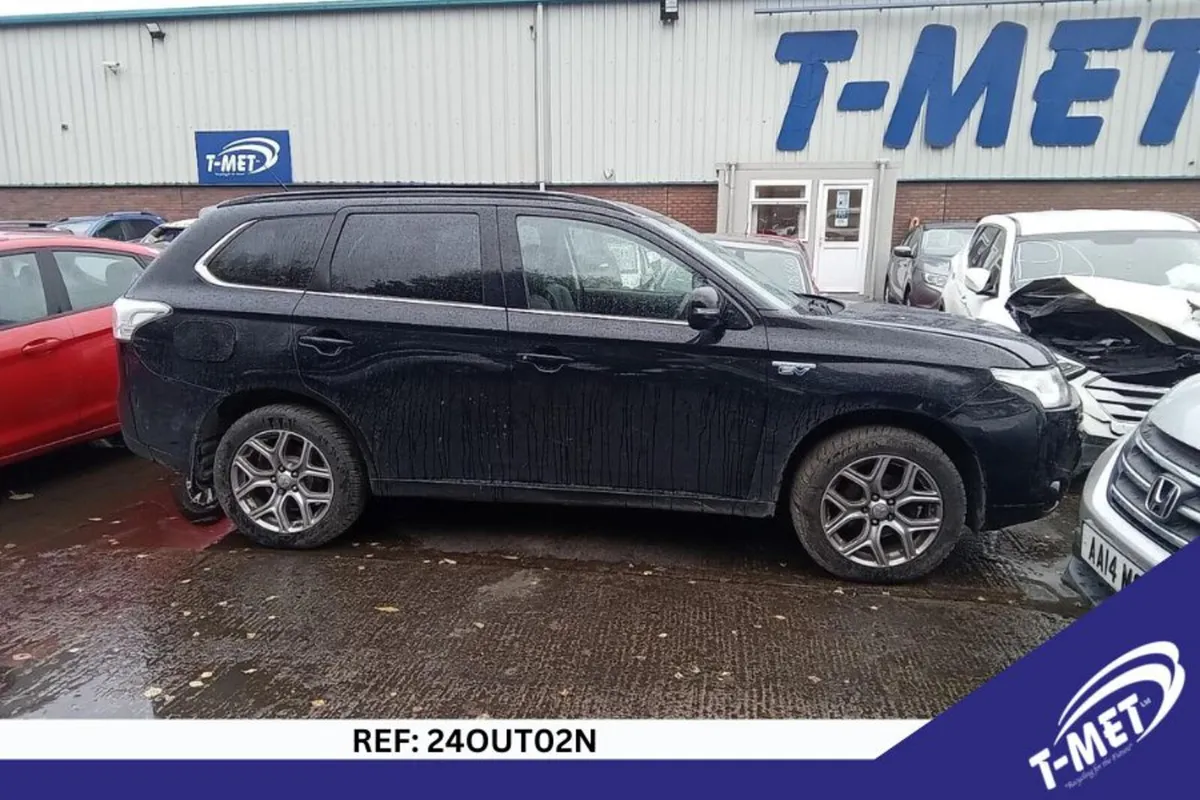 2015 MITSUBISHI OUTLANDER BREAKING FOR PARTS - Image 2