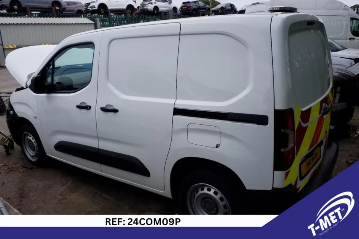 2021 VAUXHALL COMBO BREAKING FOR PARTS - Image 4