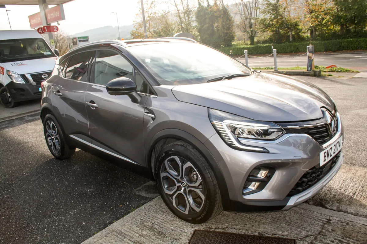 2023 Renault Captur  Techno 1.0 Petrol 6-speed - Image 1