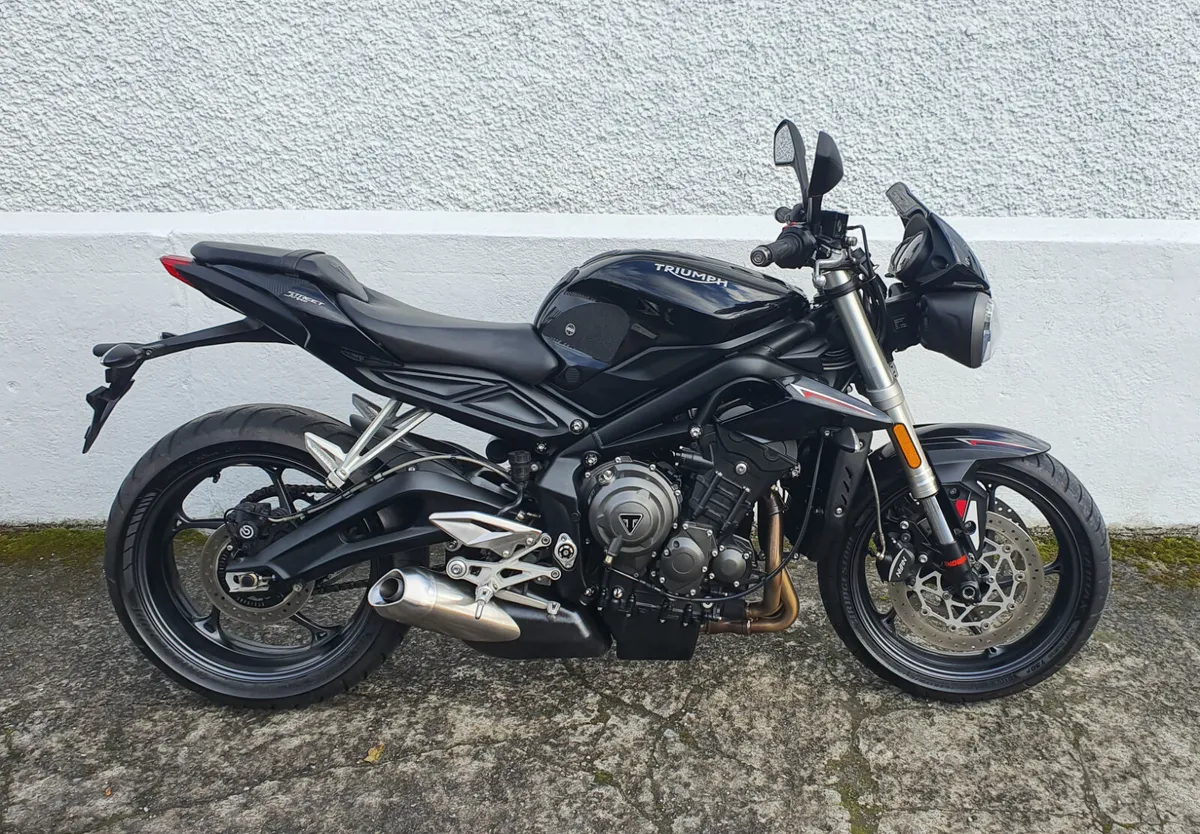 Street Triple S x2 @ Doyles Athlone - Image 1