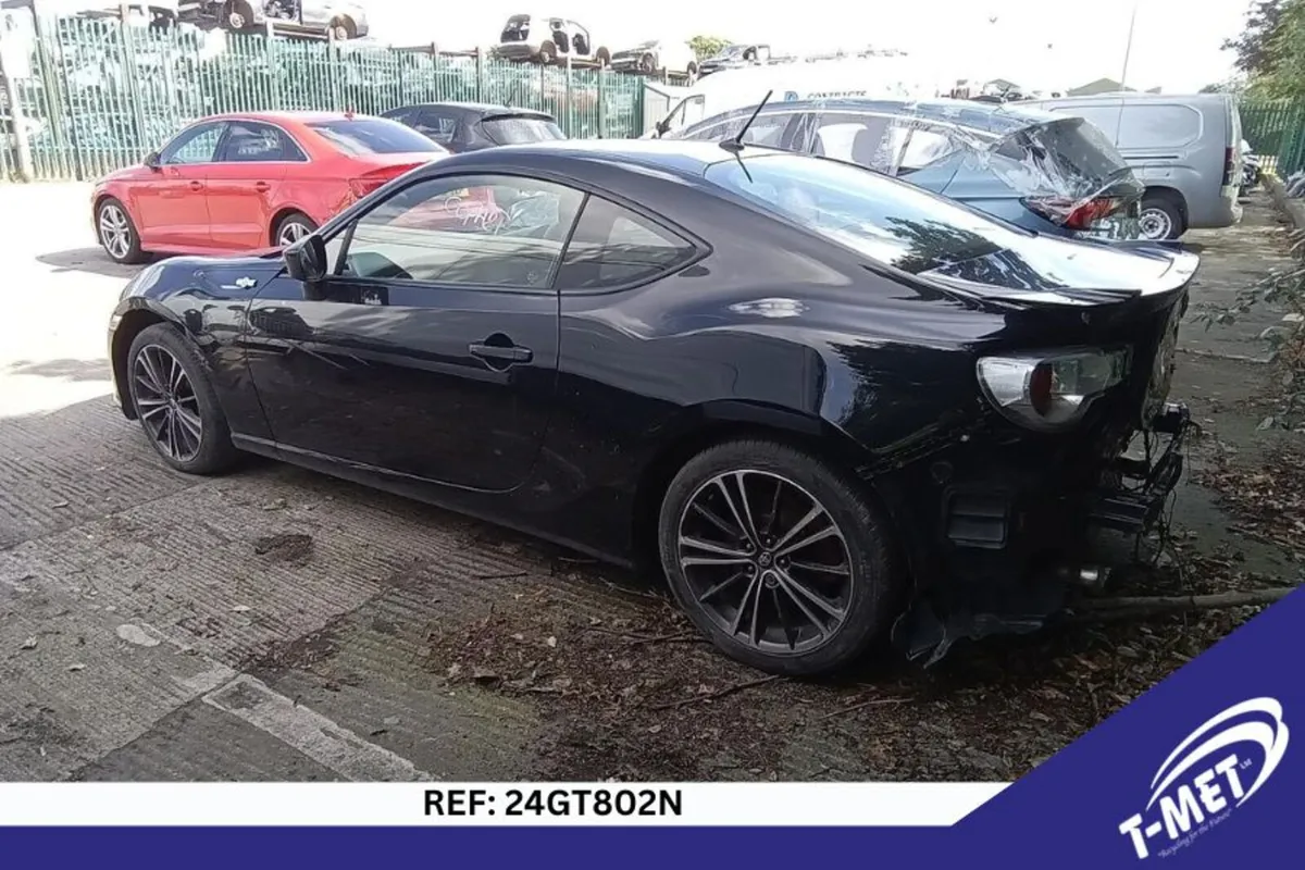 2014 TOYOTA GT86 BREAKING FOR PARTS - Image 3