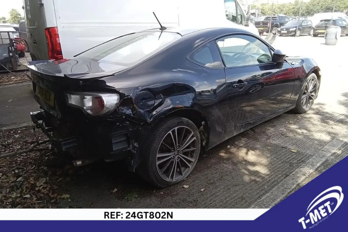 2014 TOYOTA GT86 BREAKING FOR PARTS - Image 4