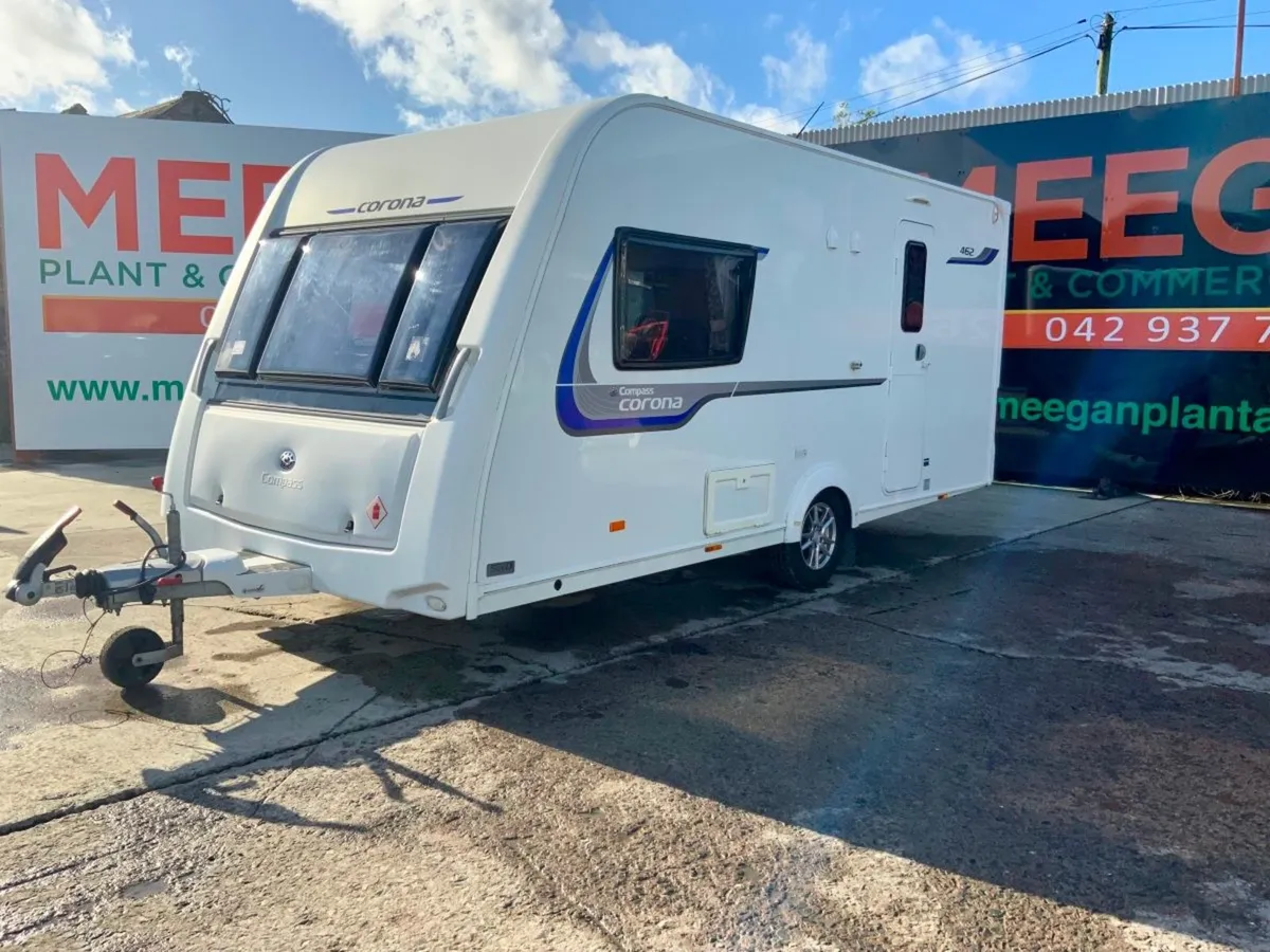2015 COMPASS CORONA 462 CARAVAN.....2 BERTH. - Image 1