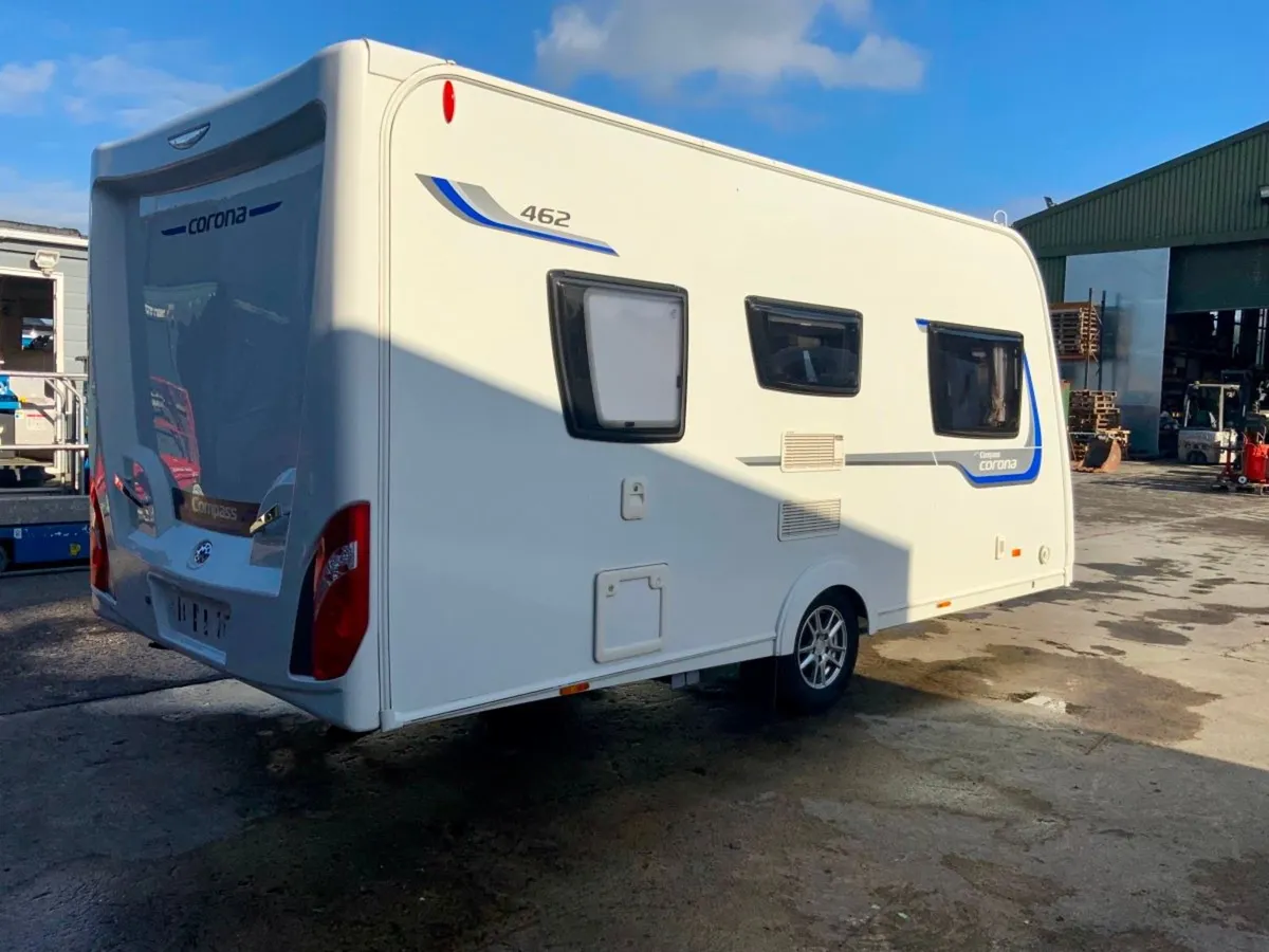 2015 COMPASS CORONA 462 CARAVAN.....2 BERTH. - Image 4