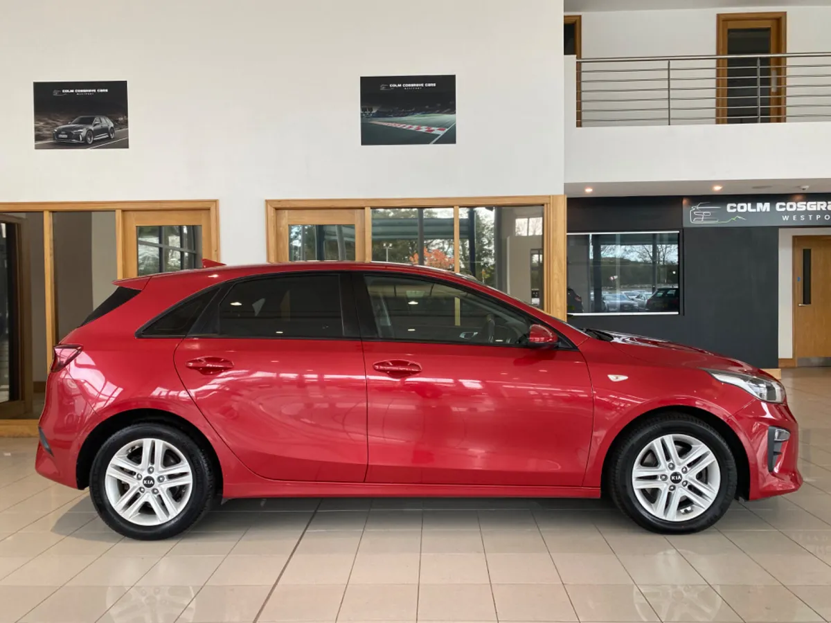 Kia Ceed 2021 - Image 2