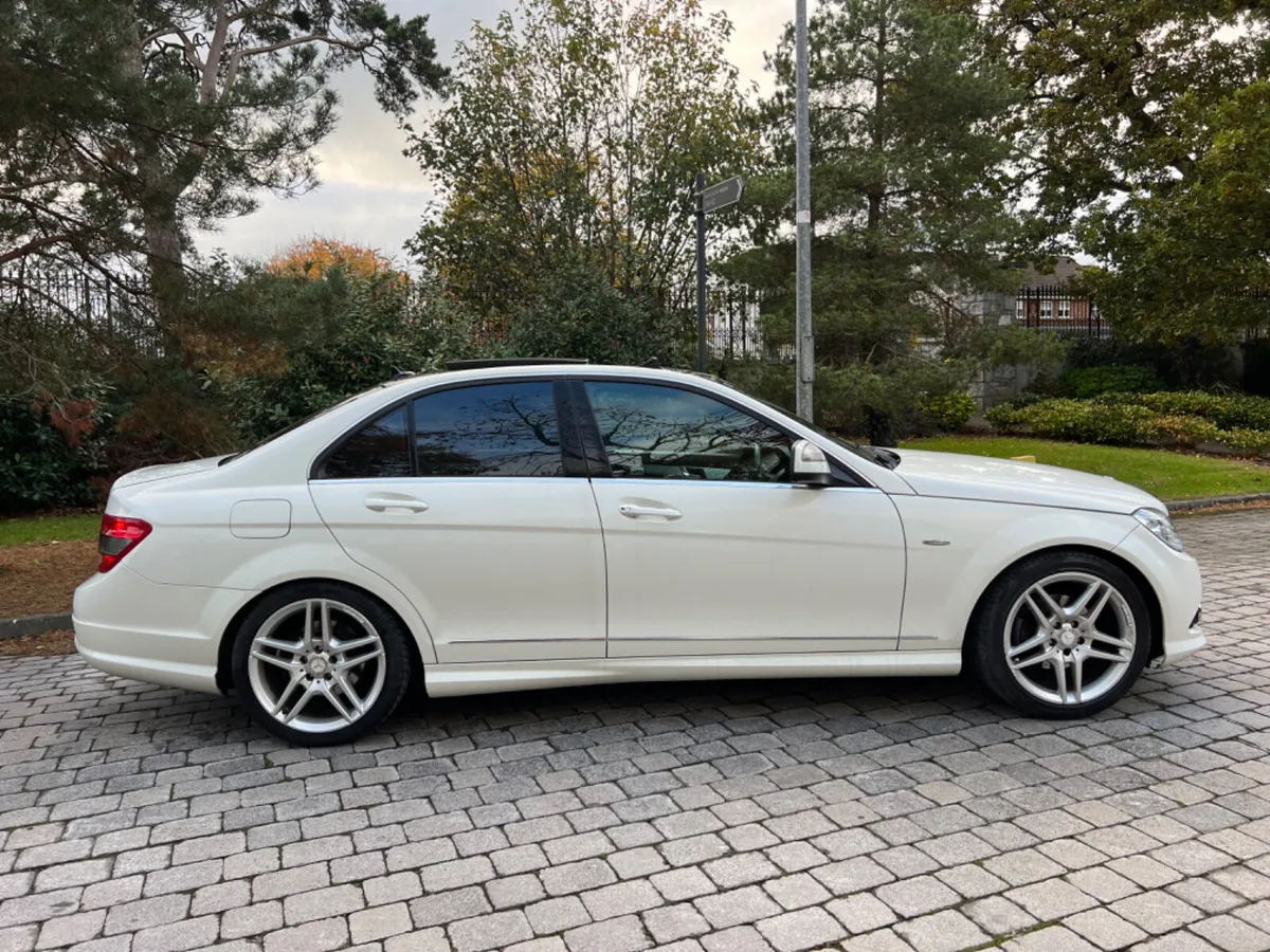 Mercedes-Benz C-Class 2009 AMG PAN ROOF - Image 4