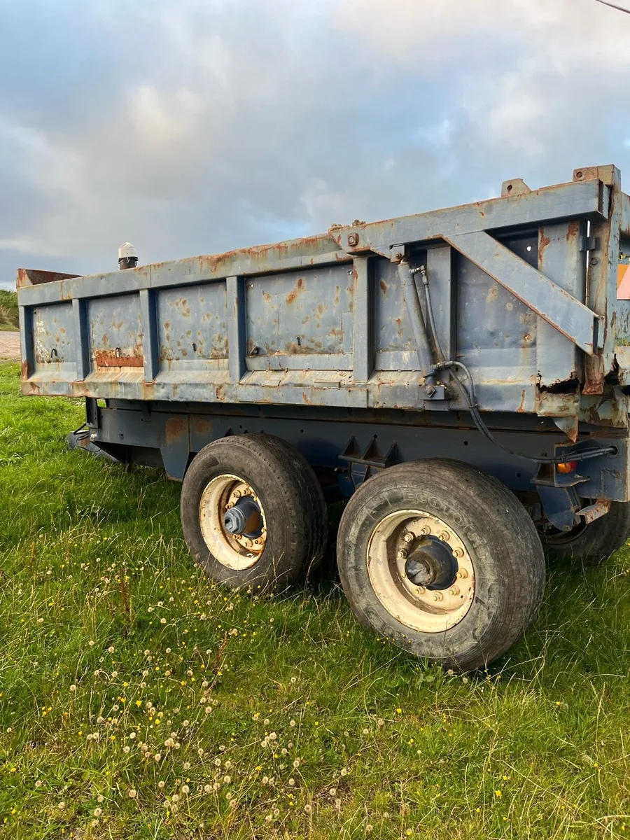 Dump trailer - Image 1