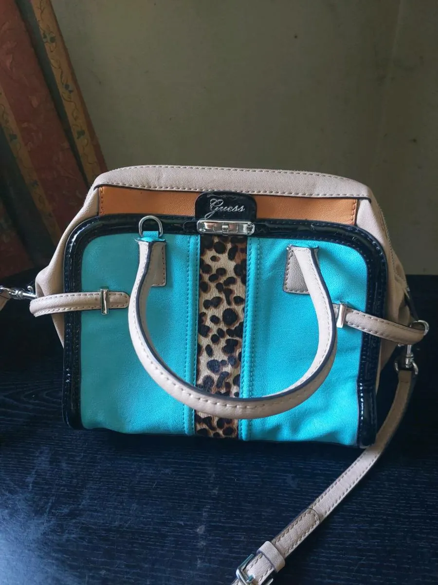 Guess handbag (free post) - Image 1