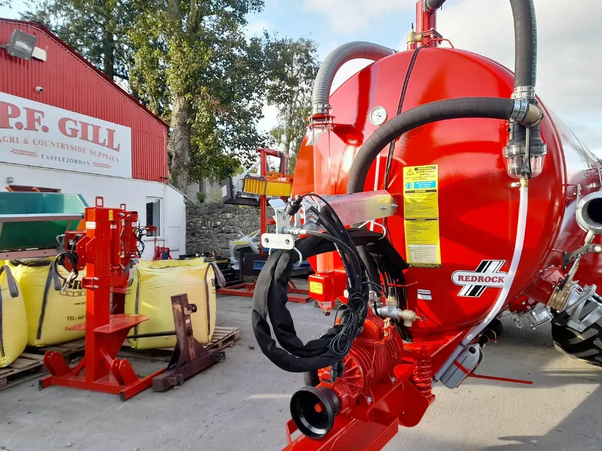 NEW REDROCK 2500 GALLON SLURRY TANKER - Image 4